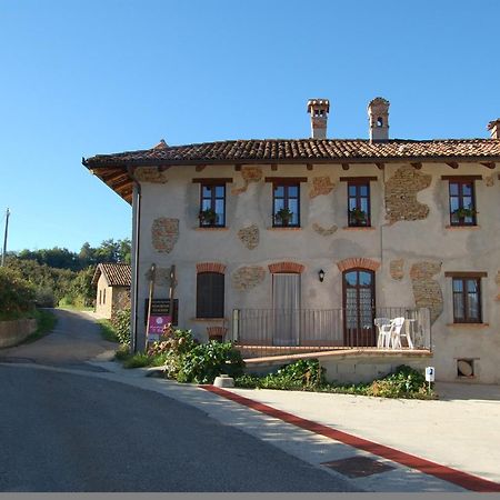 Agriturismo 'D Raine Villa Montelupo Albese Luaran gambar