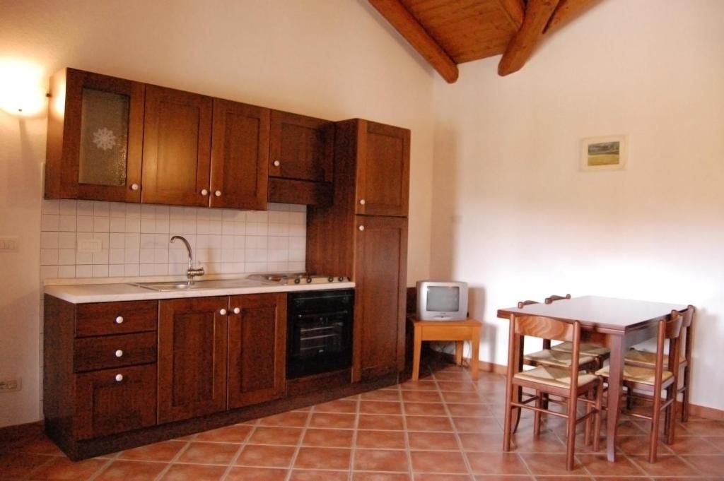 Agriturismo 'D Raine Villa Montelupo Albese Bilik gambar