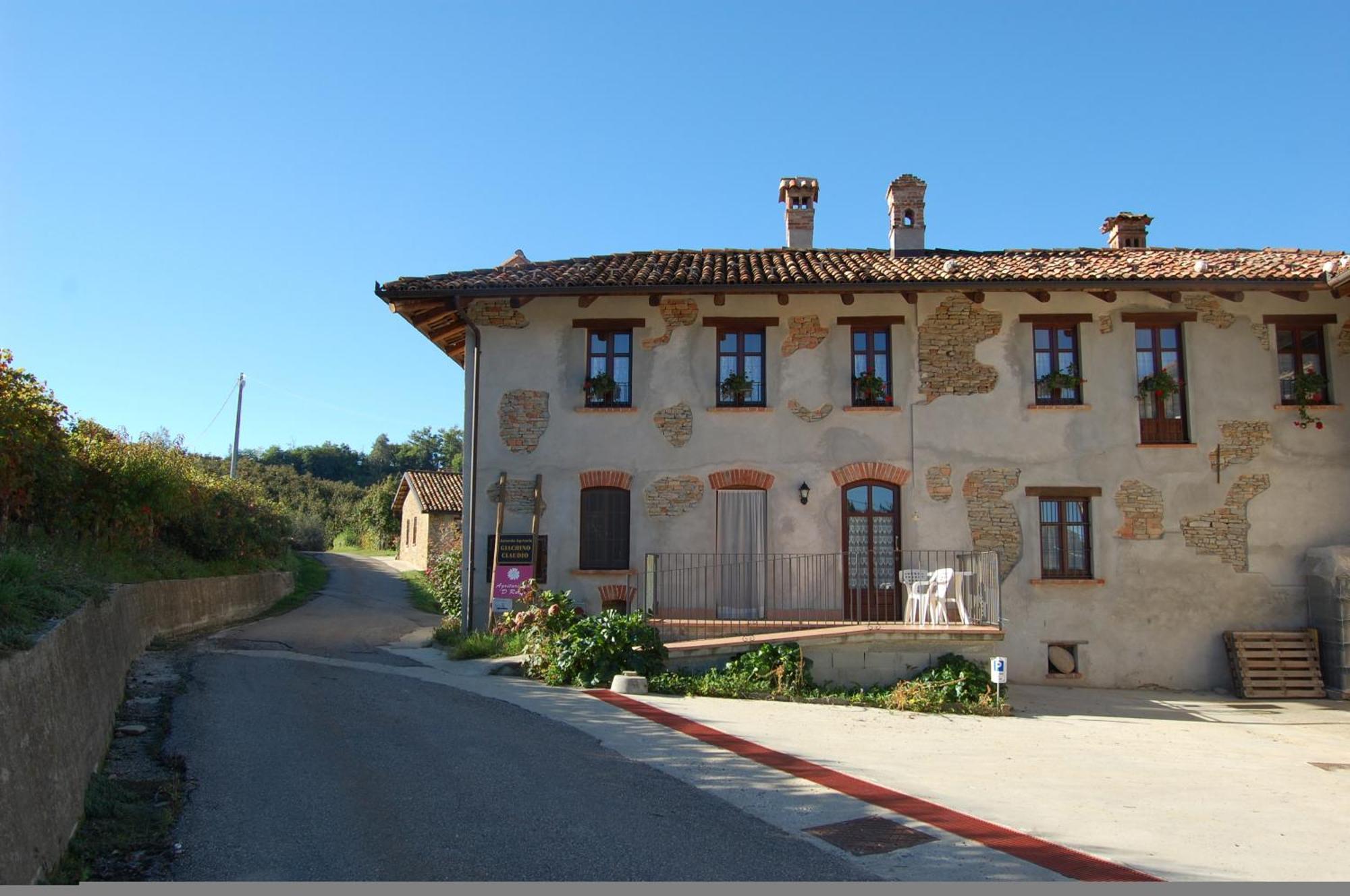 Agriturismo 'D Raine Montelupo Albese Luaran gambar